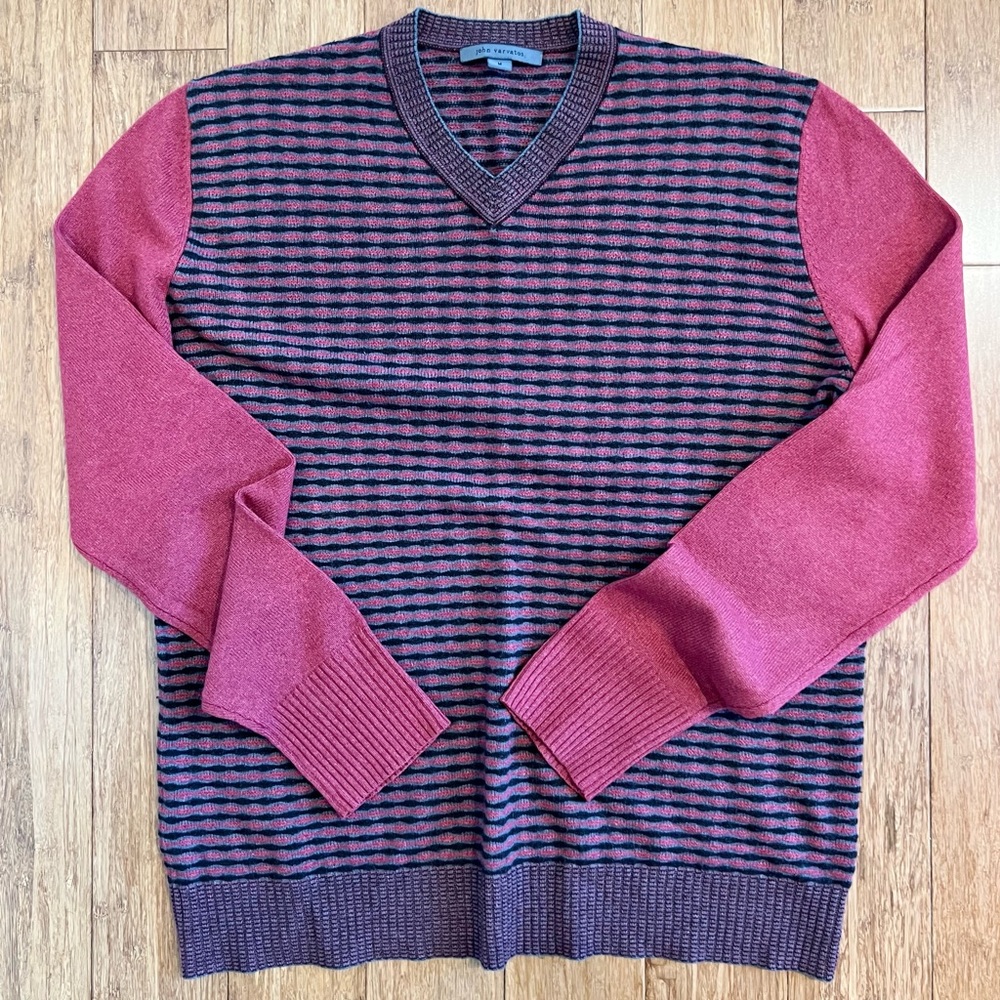 Mens John Varvatos Wool and Cashmere sweater size M.